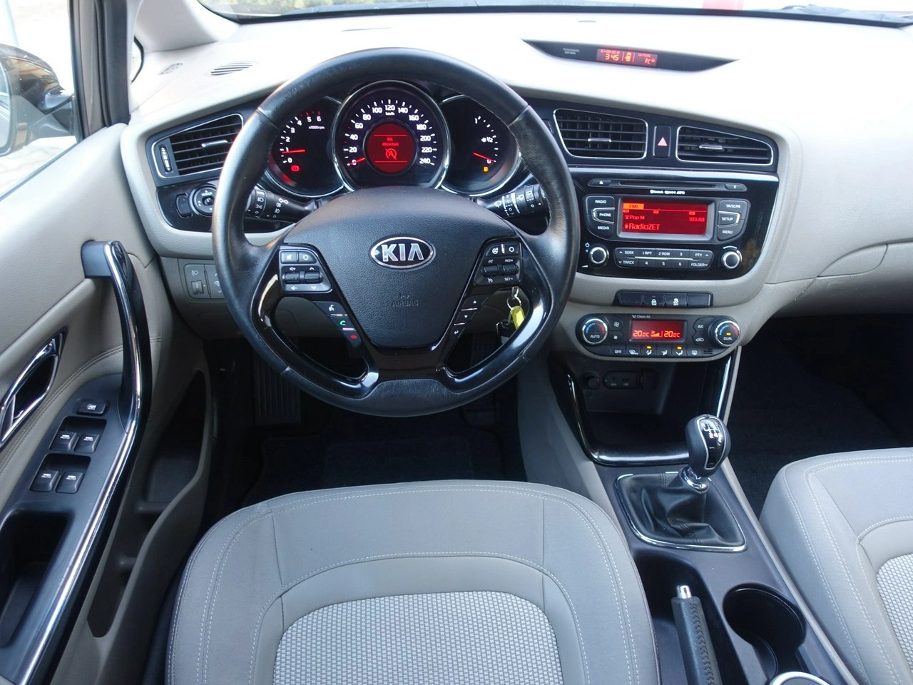 Kia Ceed - Zdjęcie 9