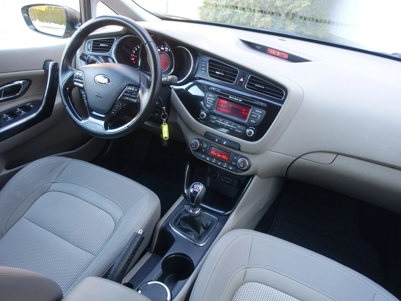 Kia Ceed - Zdjęcie 10