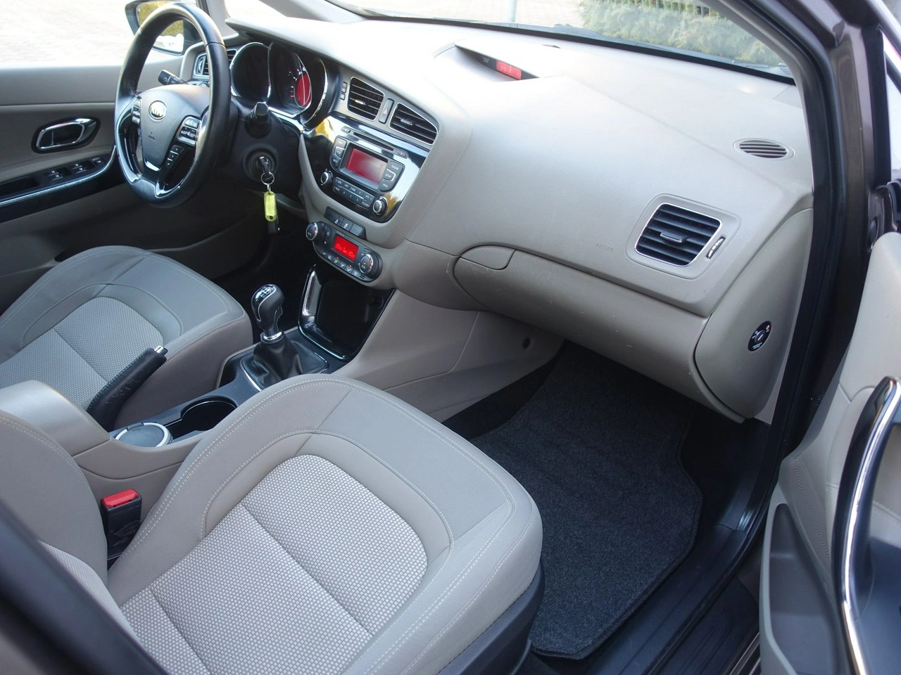 Kia Ceed - Zdjęcie 11