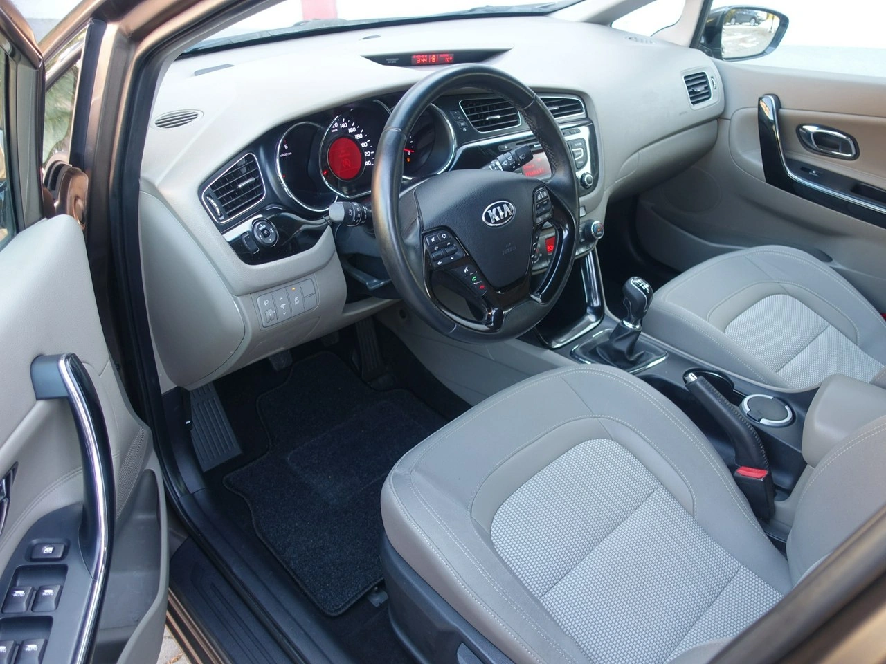 Kia Ceed - Zdjęcie 6