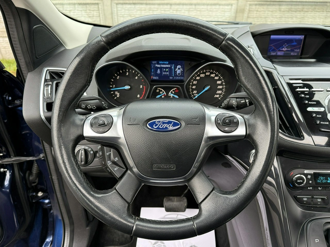 Ford Kuga - Zdjęcie 25
