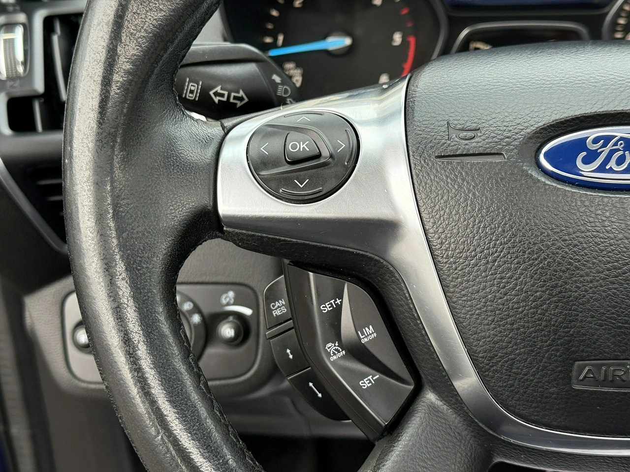 Ford Kuga - Zdjęcie 10