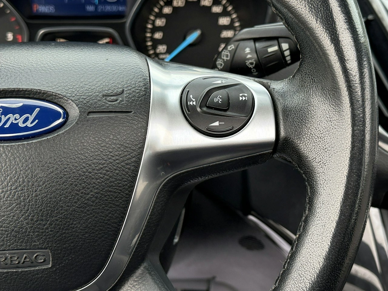 Ford Kuga - Zdjęcie 11