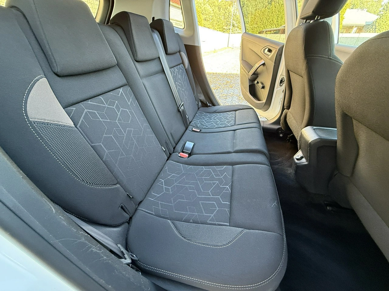 Peugeot 2008 - Zdjęcie 15