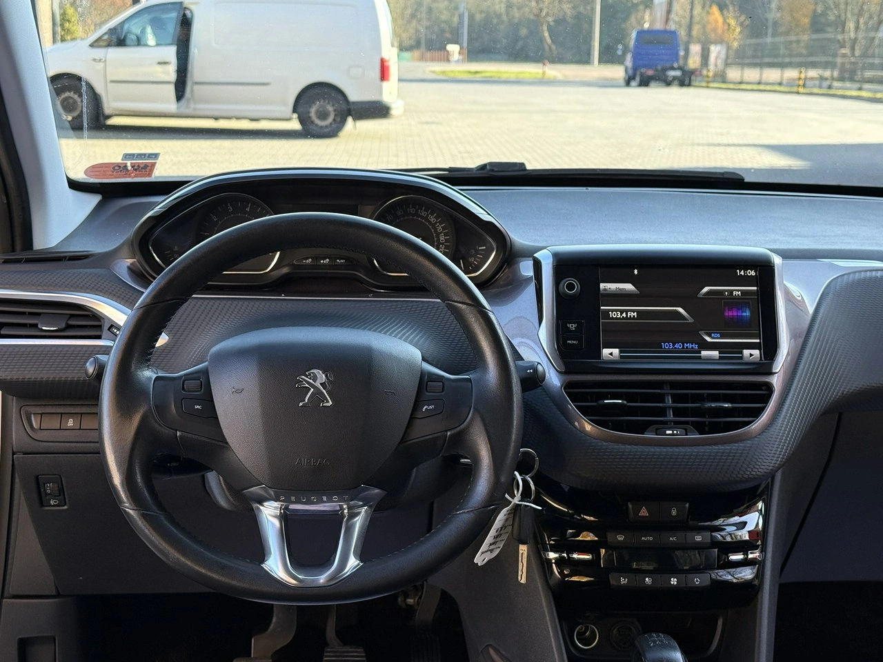 Peugeot 2008 - Zdjęcie 38