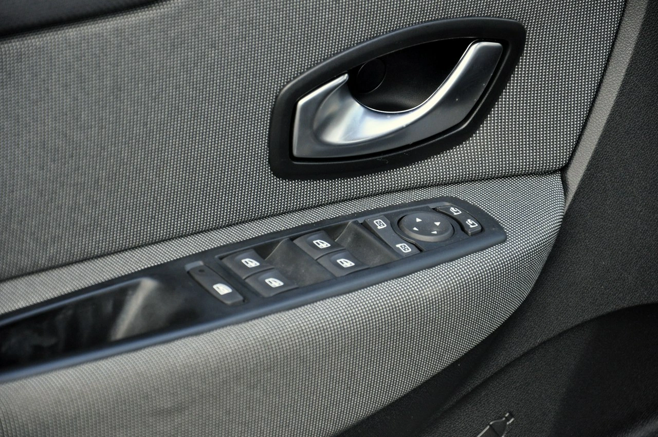 Renault Grand Scenic - Zdjęcie 19