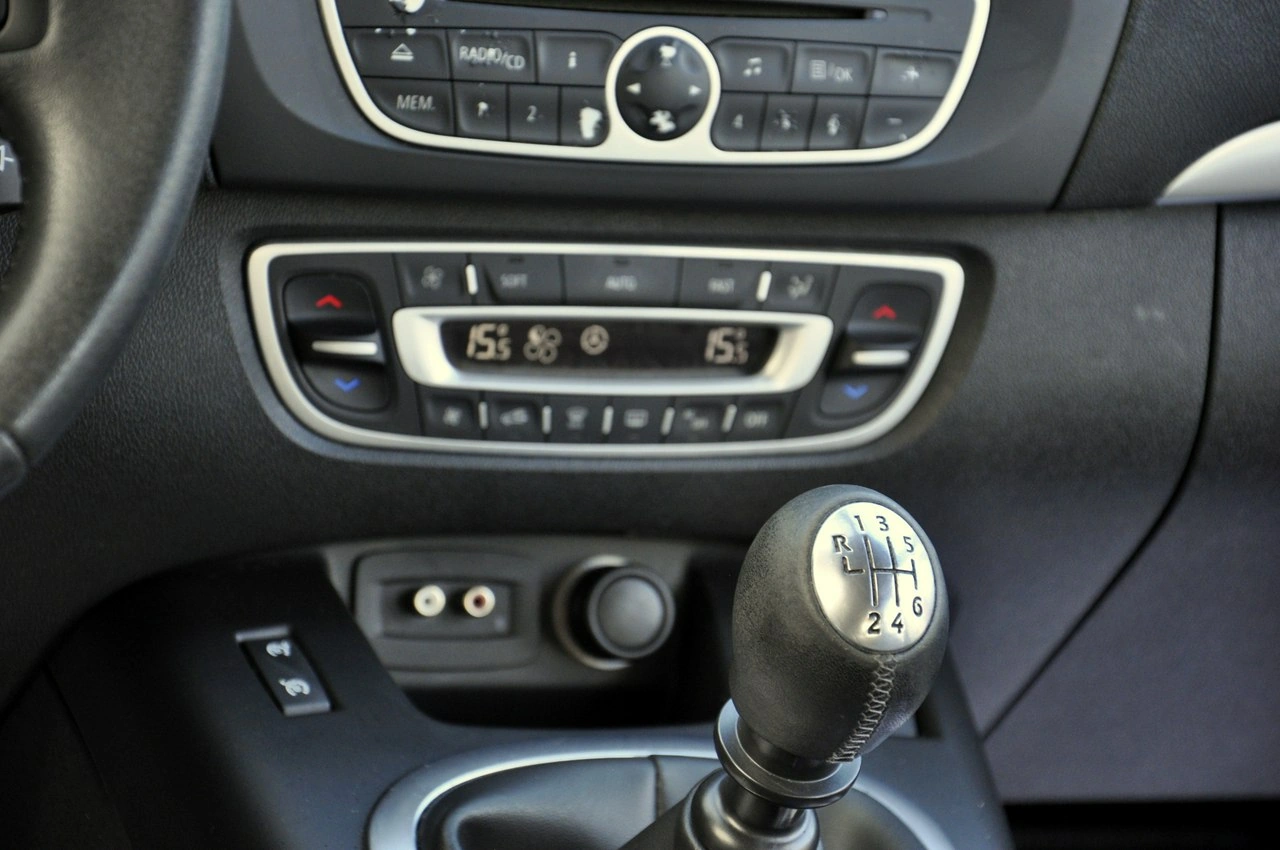 Renault Grand Scenic - Zdjęcie 41