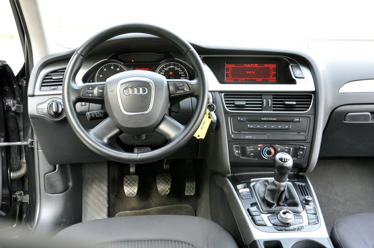 Audi A4 - Zdjęcie 33