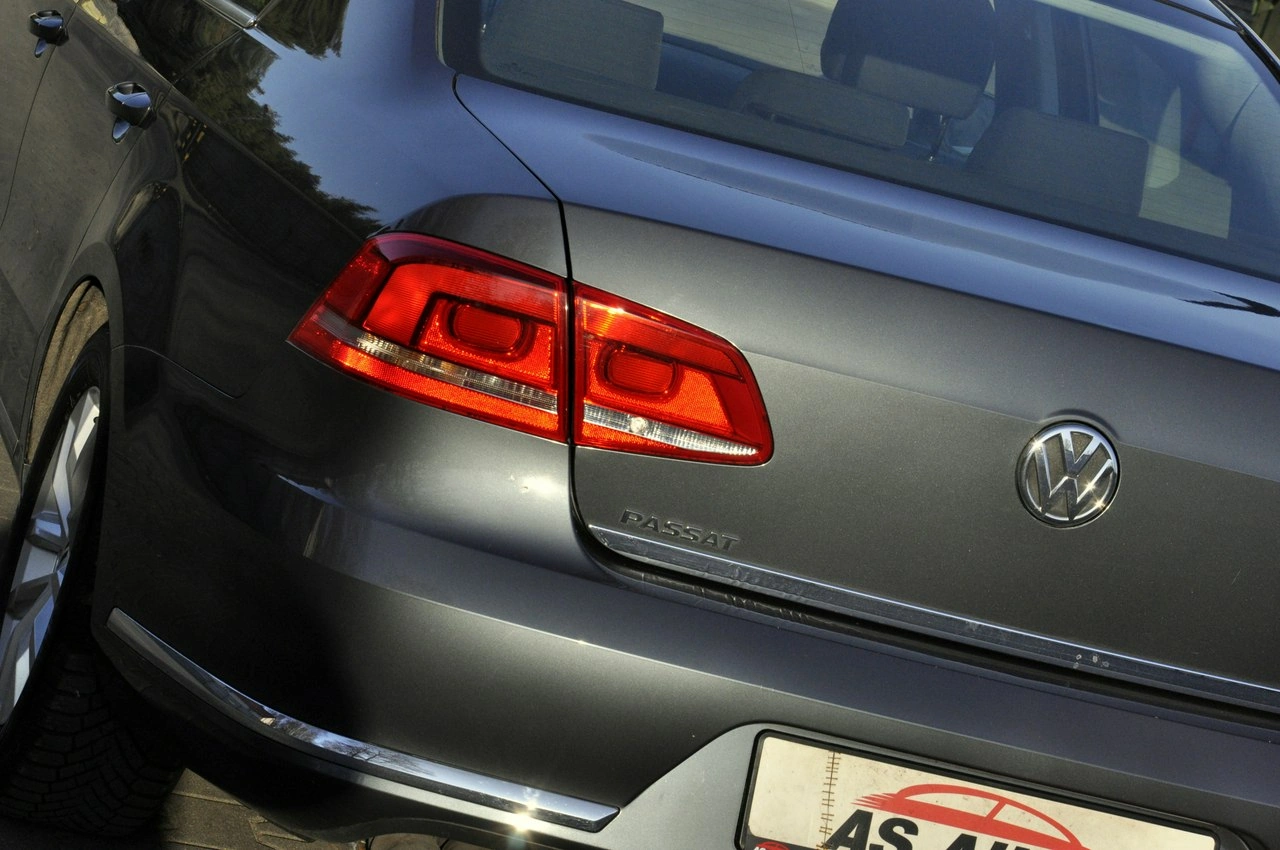 Volkswagen Passat - Zdjęcie 28