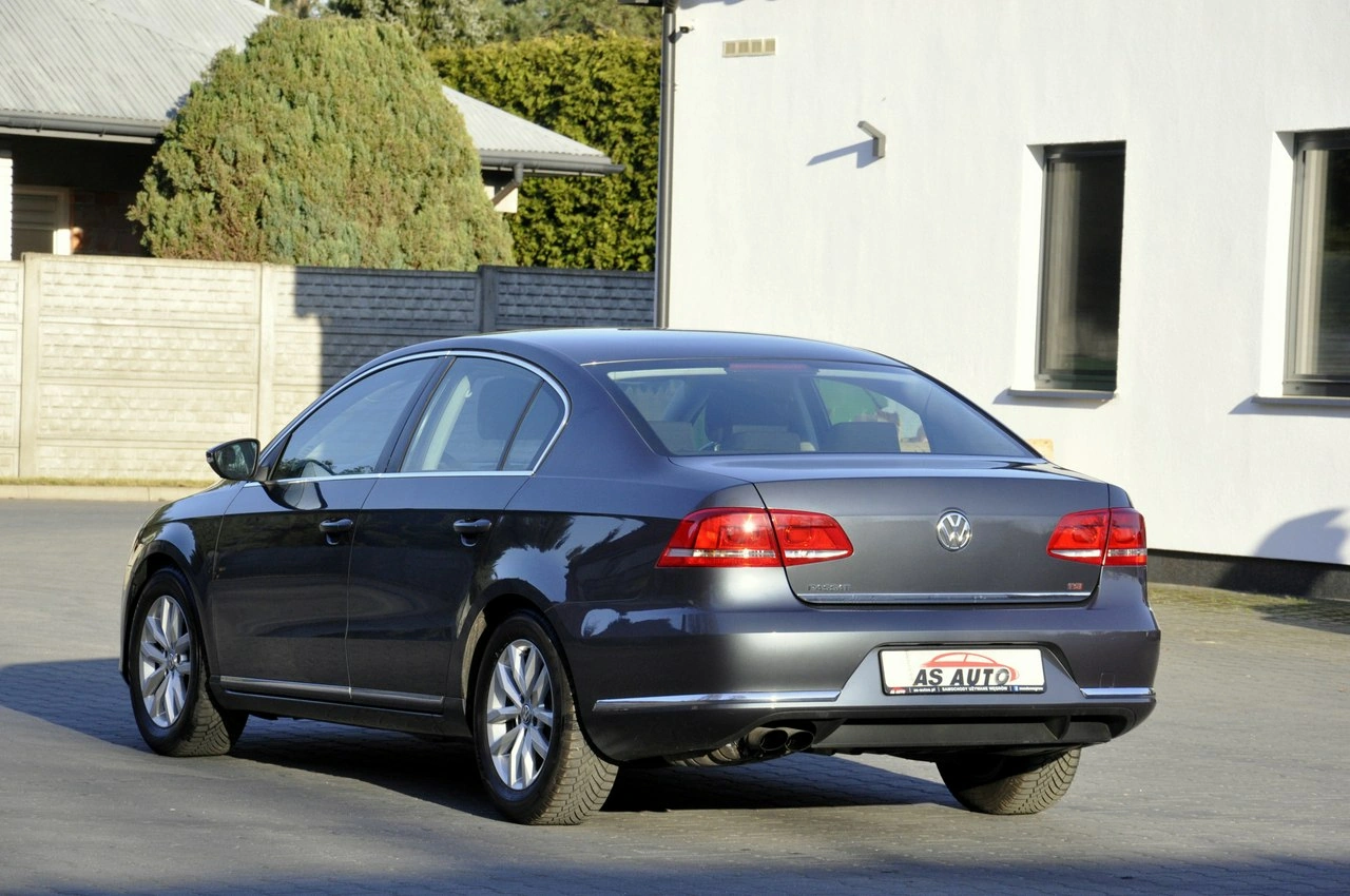 Volkswagen Passat - Zdjęcie 32