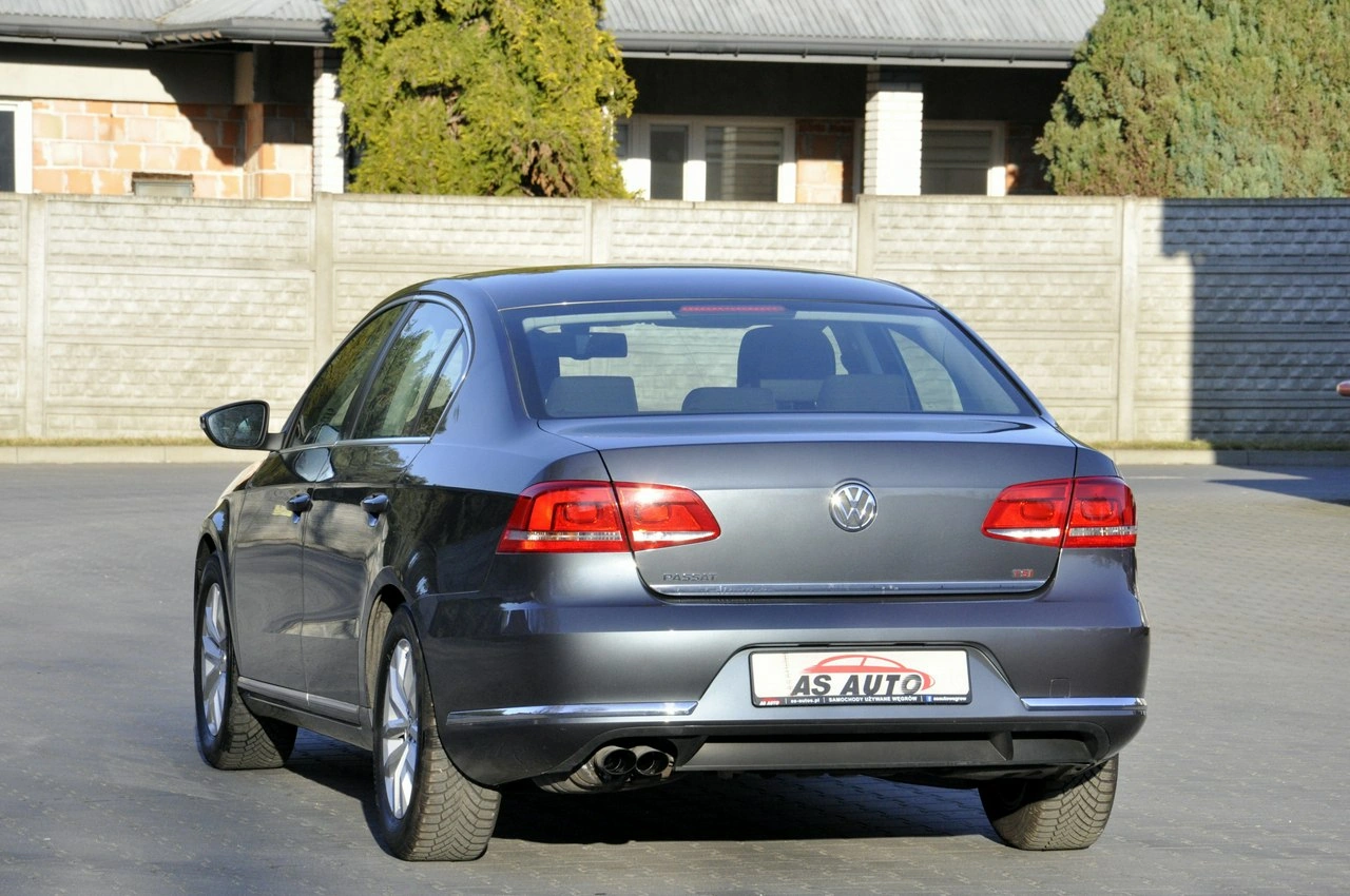 Volkswagen Passat - Zdjęcie 2
