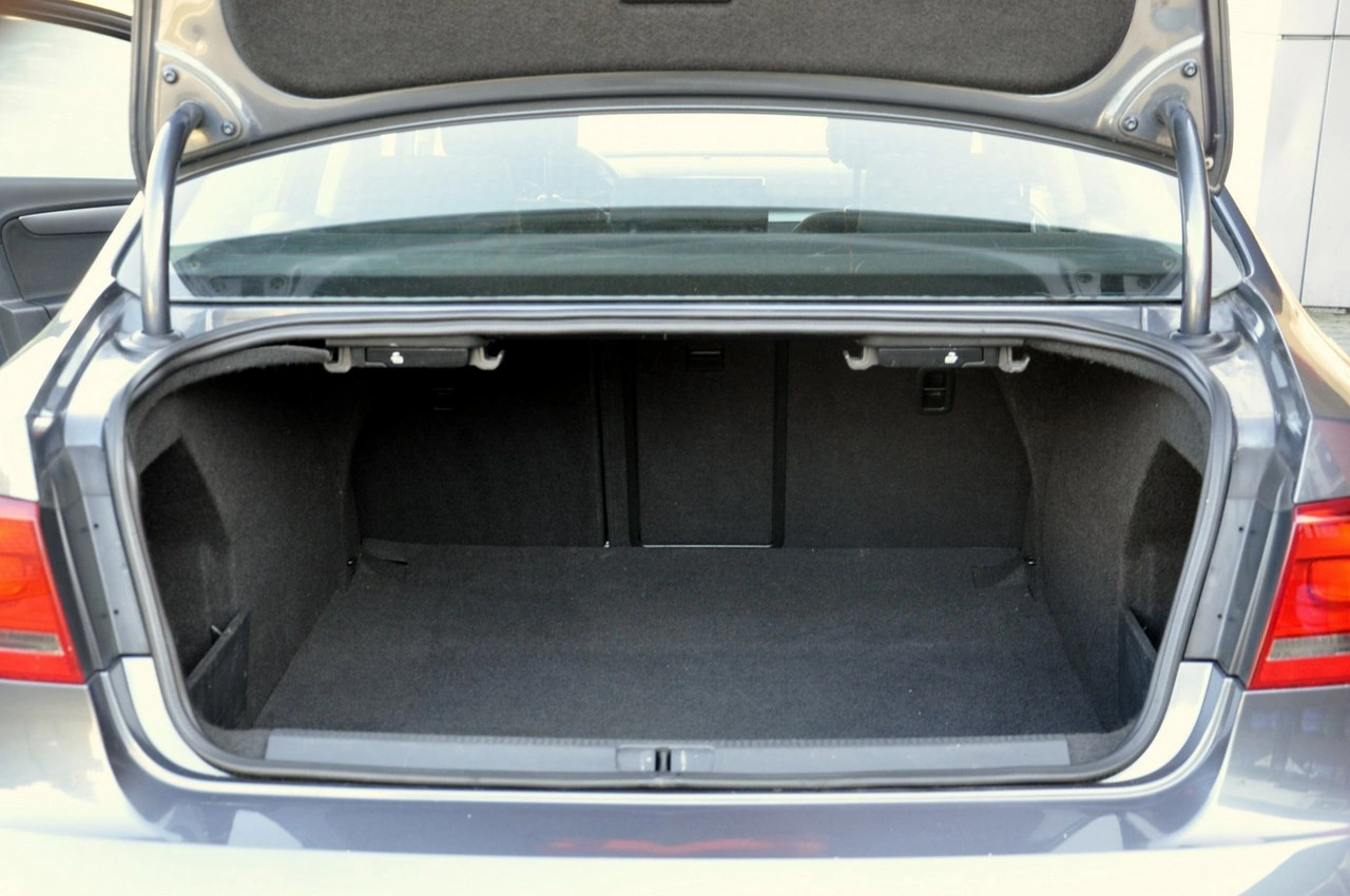 Volkswagen Passat - Zdjęcie 15