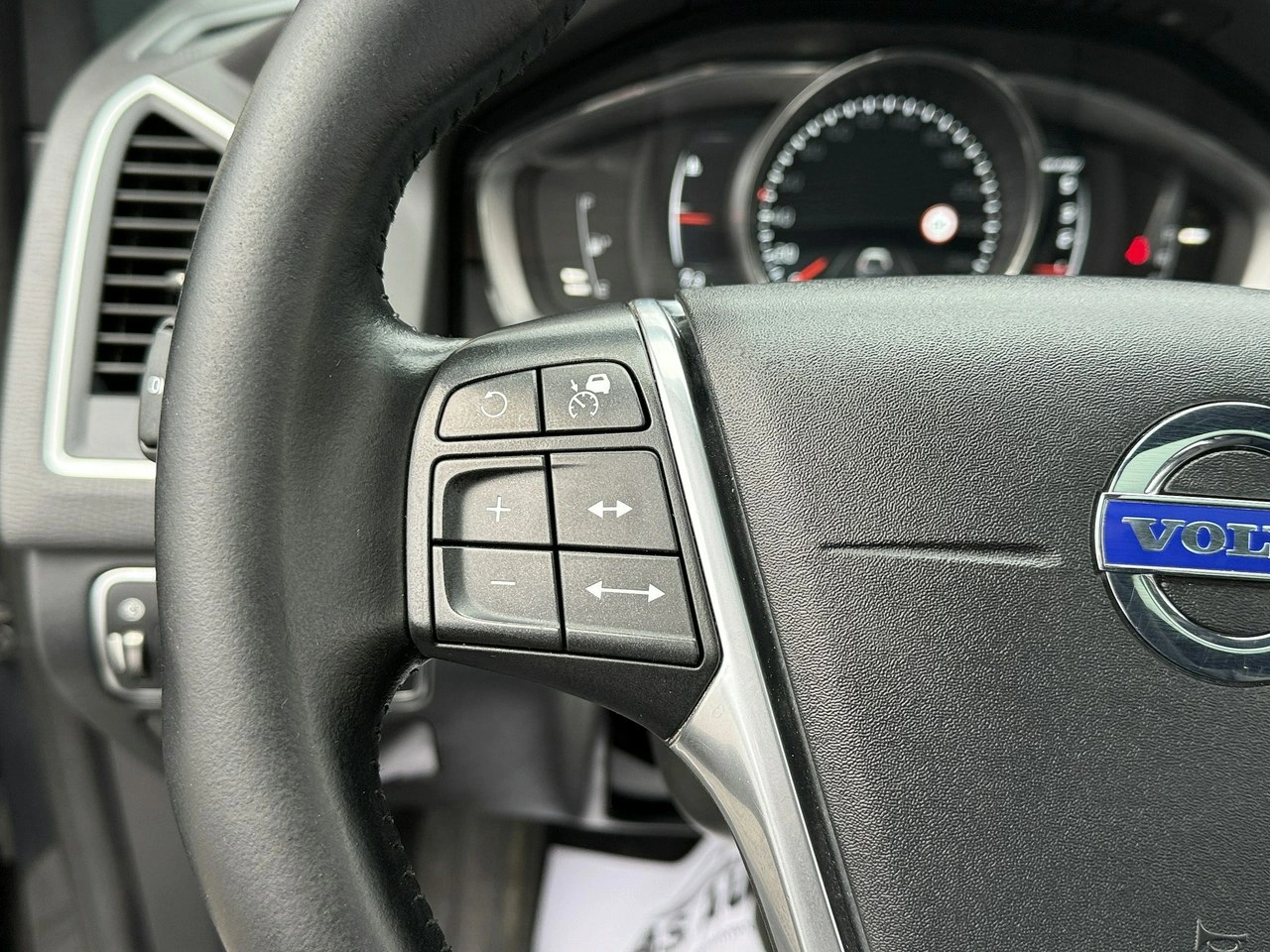 Volvo XC 60 - Zdjęcie 10