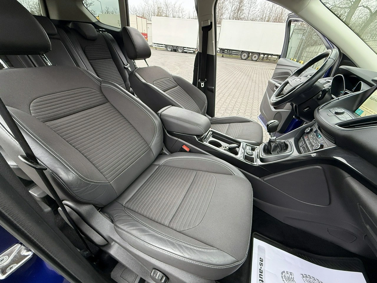 Ford Kuga - Zdjęcie 50