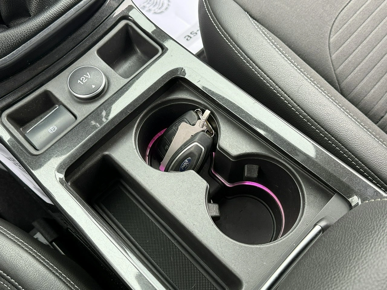 Ford Kuga - Zdjęcie 19