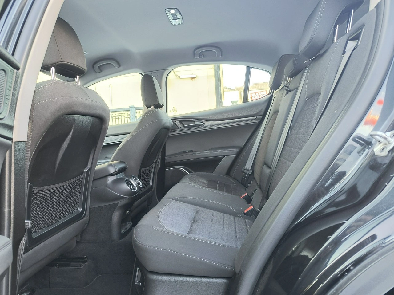 Alfa Romeo Stelvio - Zdjęcie 9