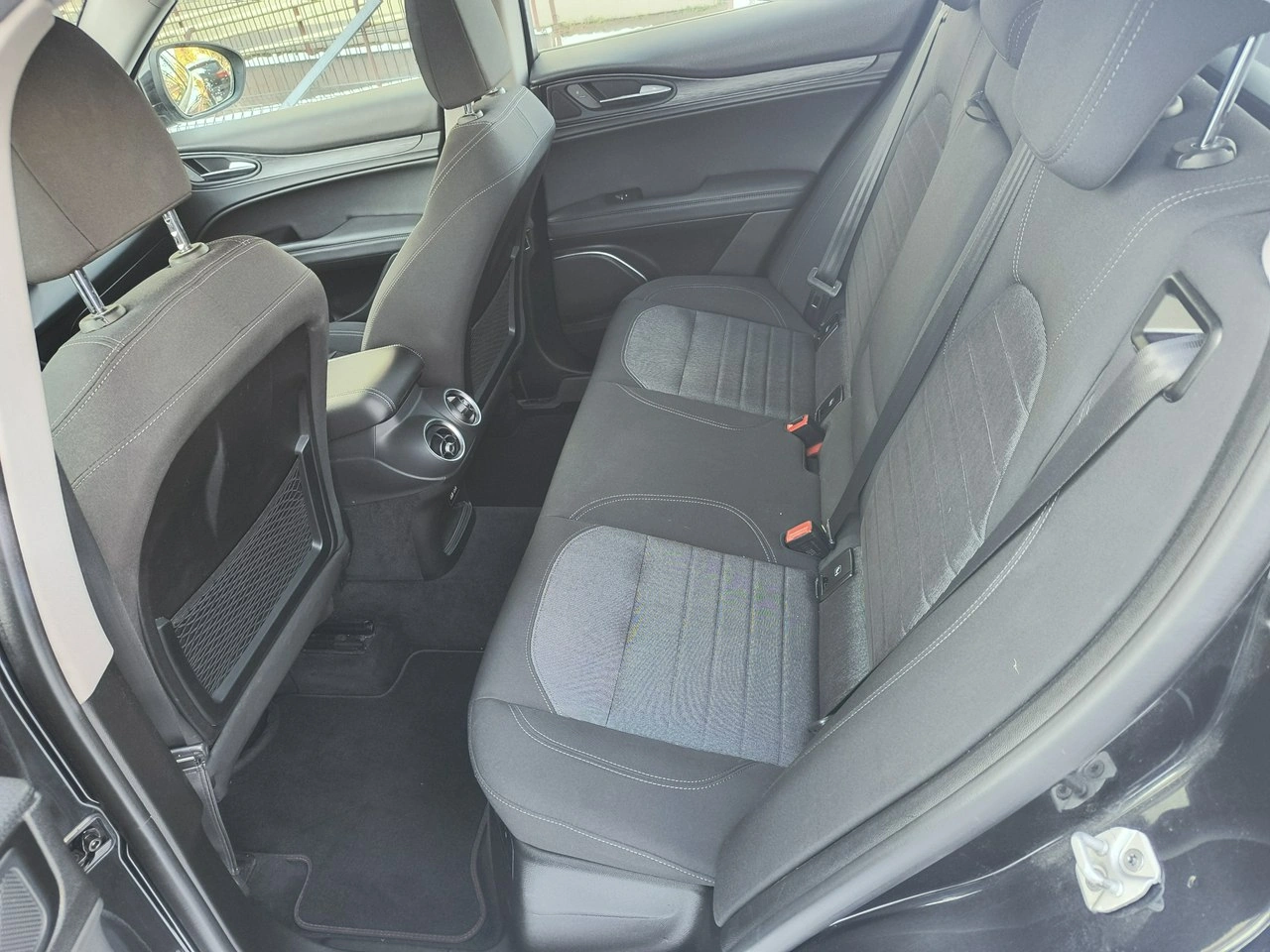 Alfa Romeo Stelvio - Zdjęcie 10