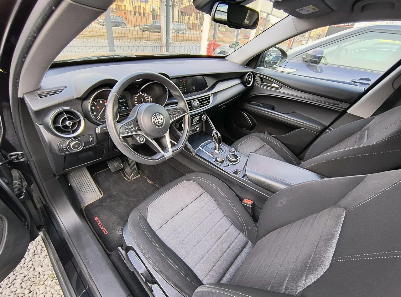 Alfa Romeo Stelvio - Zdjęcie 11