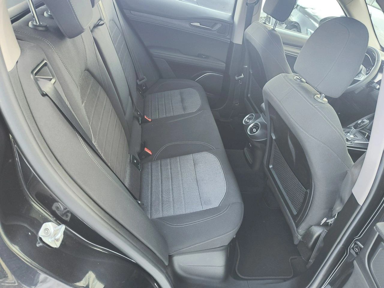 Alfa Romeo Stelvio - Zdjęcie 12