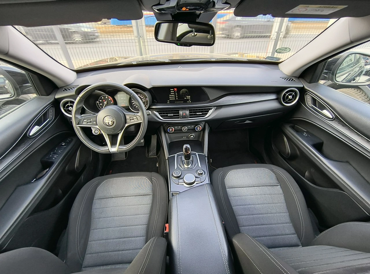 Alfa Romeo Stelvio - Zdjęcie 13