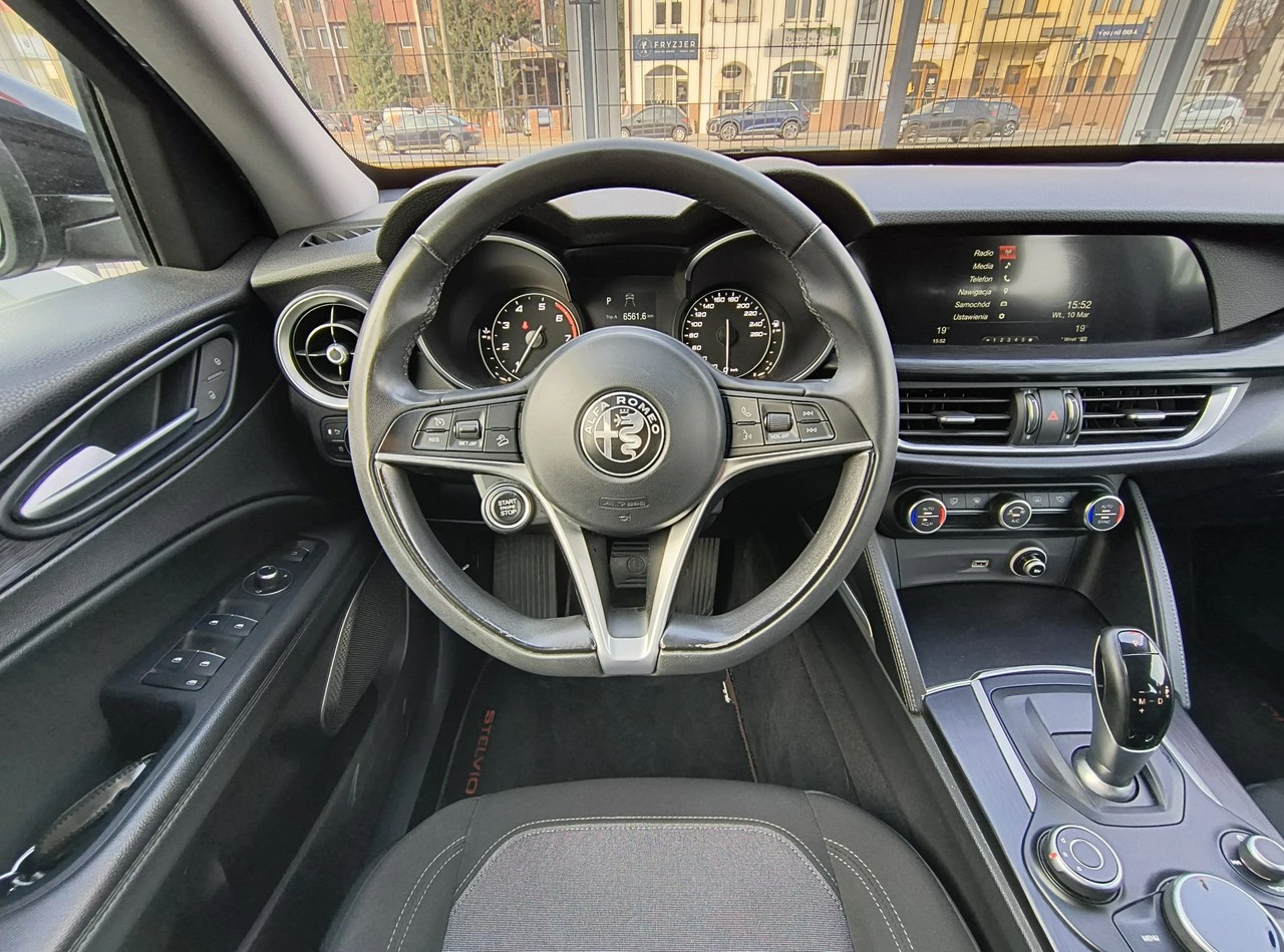 Alfa Romeo Stelvio - Zdjęcie 14