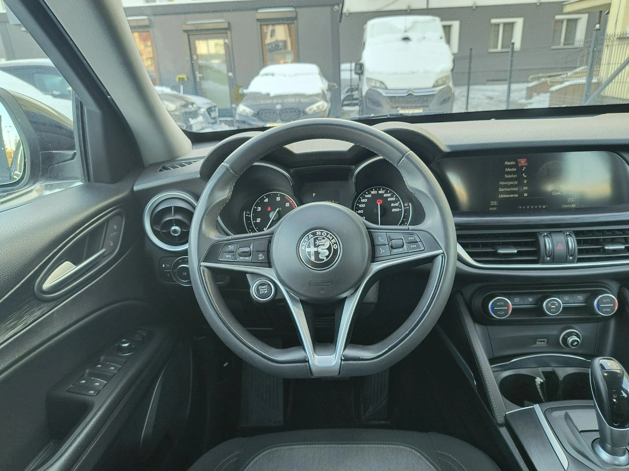 Alfa Romeo Stelvio - Zdjęcie 16