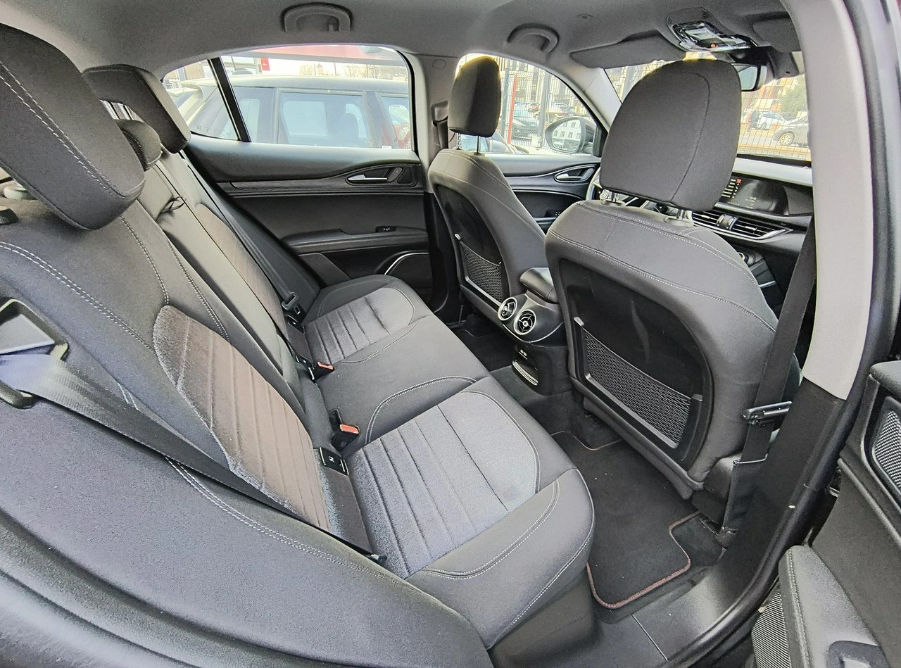 Alfa Romeo Stelvio - Zdjęcie 16