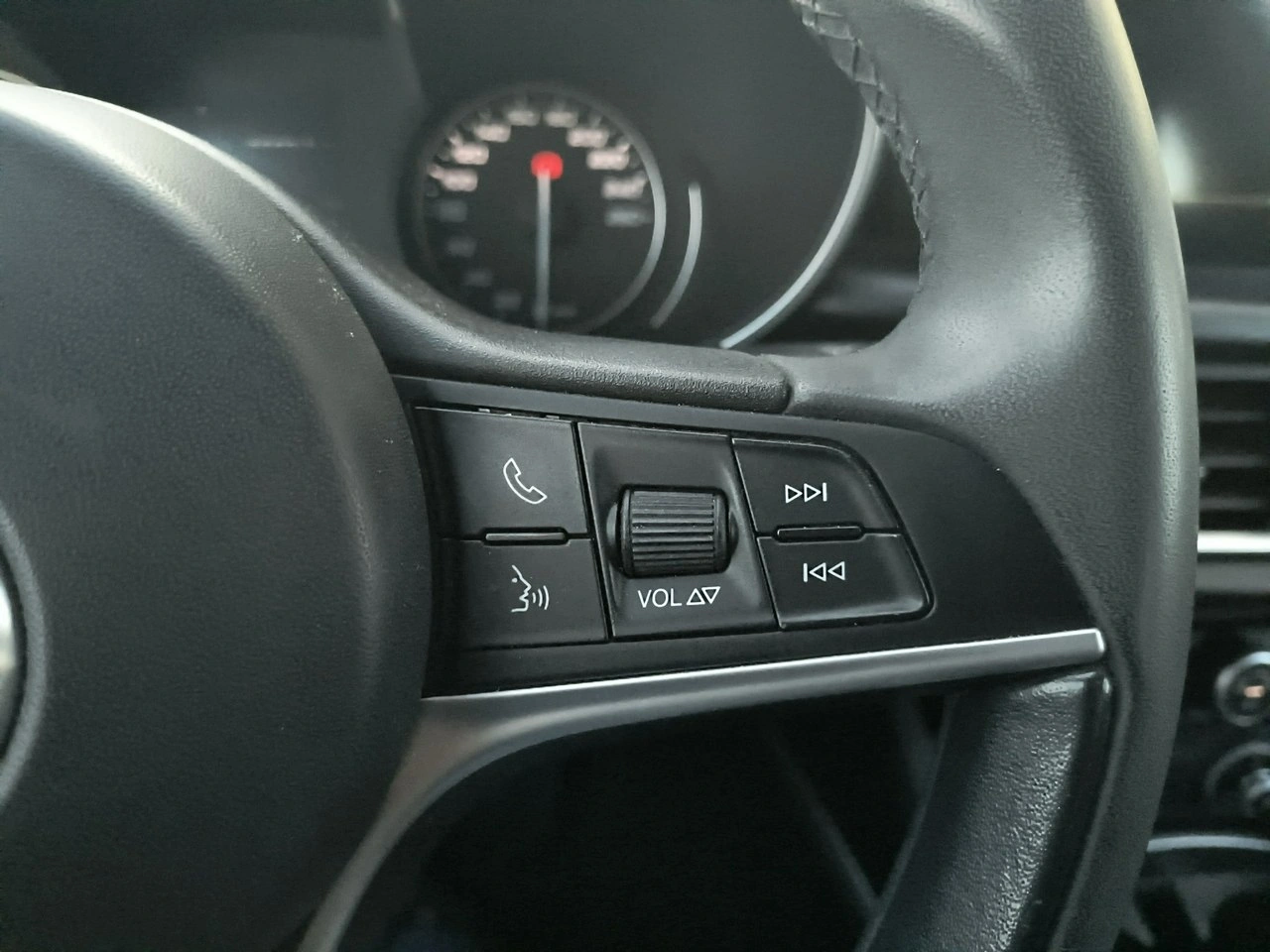 Alfa Romeo Stelvio - Zdjęcie 21