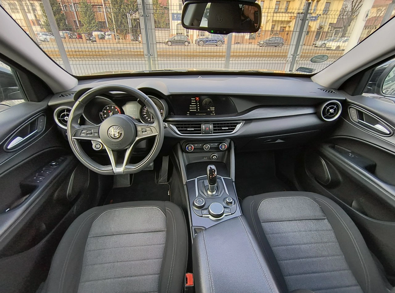 Alfa Romeo Stelvio - Zdjęcie 21