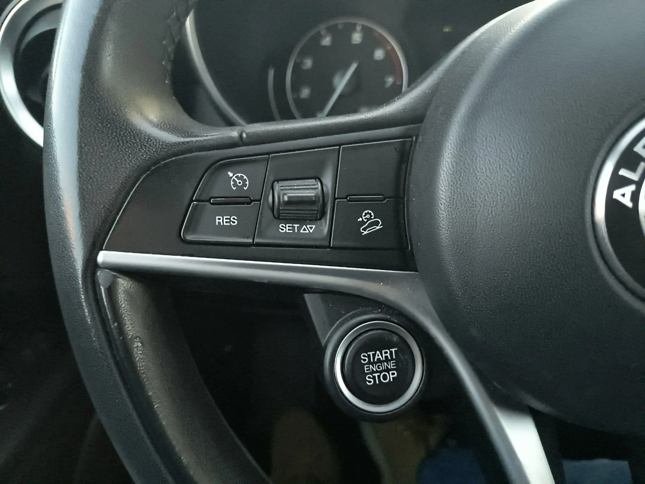 Alfa Romeo Stelvio - Zdjęcie 22