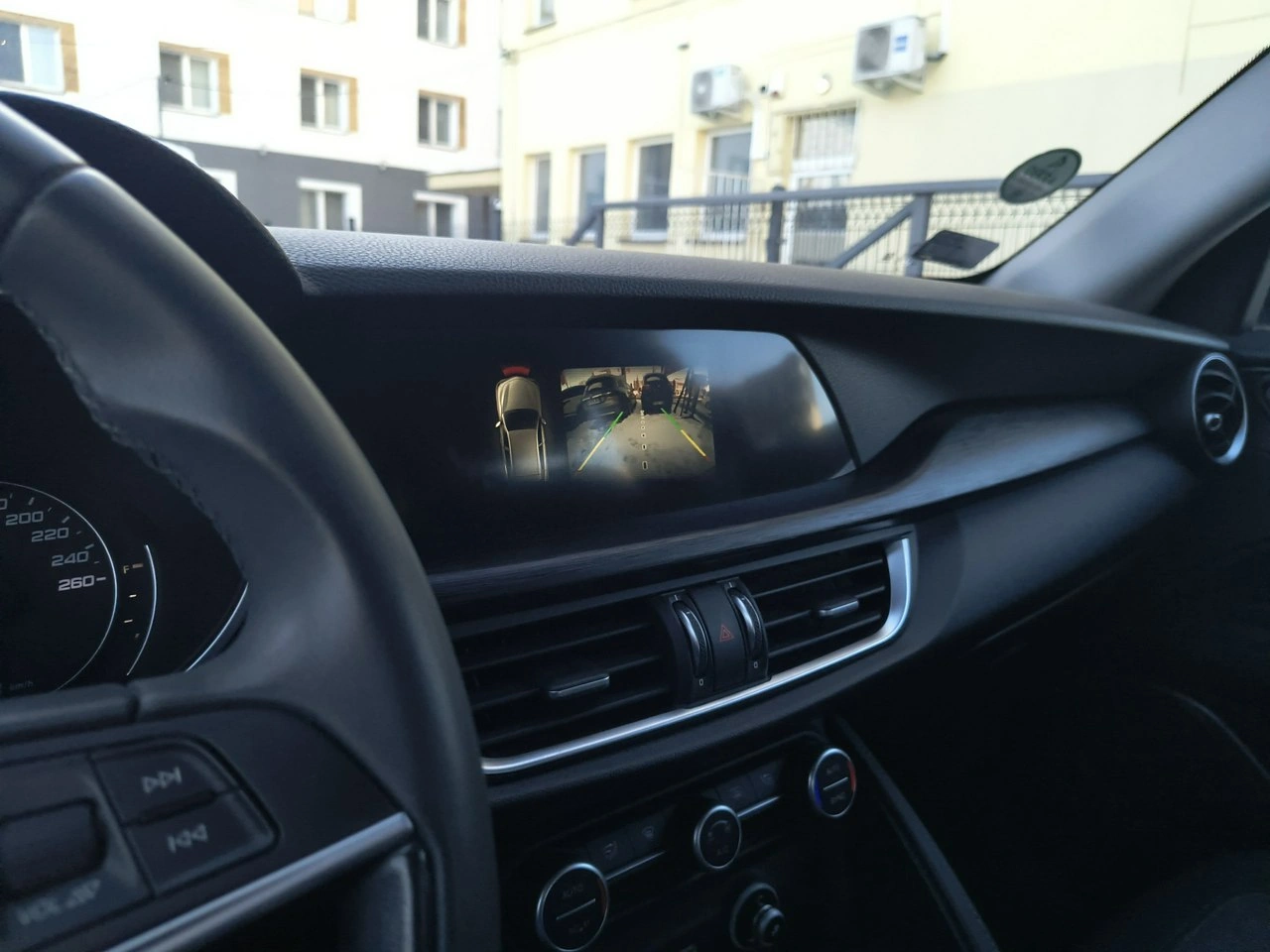 Alfa Romeo Stelvio - Zdjęcie 23