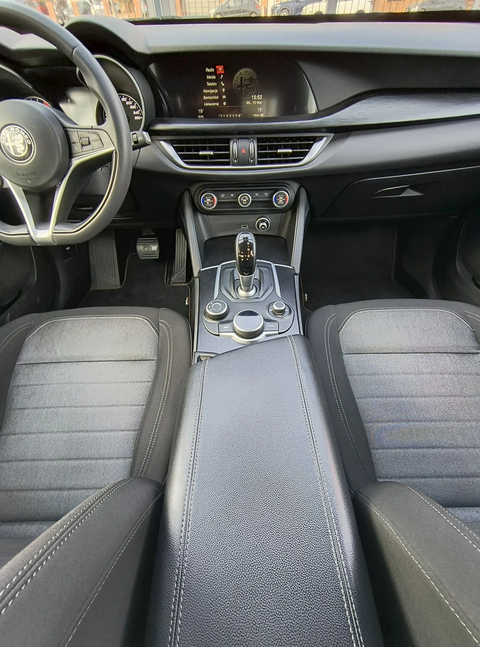 Alfa Romeo Stelvio - Zdjęcie 23