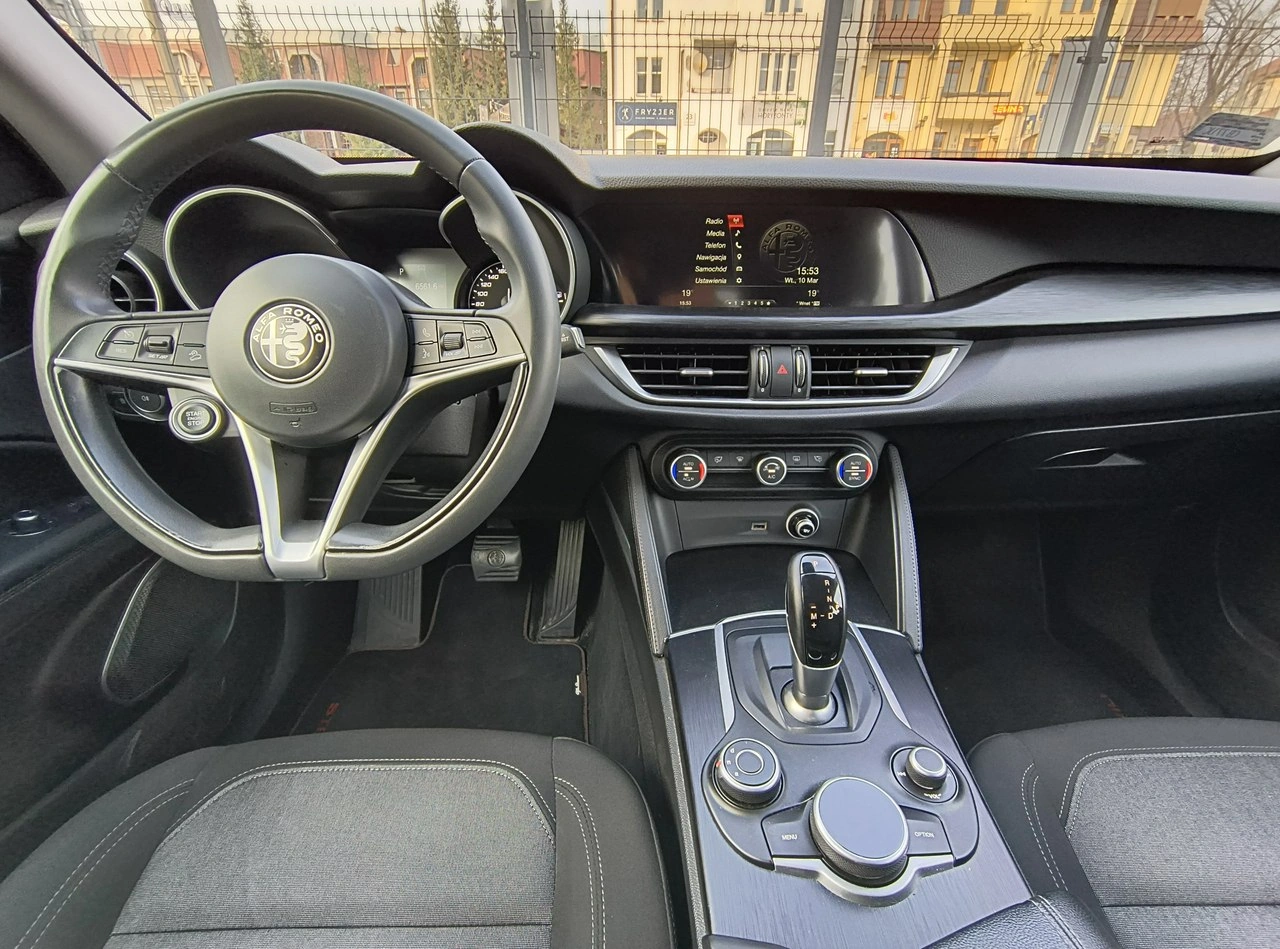 Alfa Romeo Stelvio - Zdjęcie 24