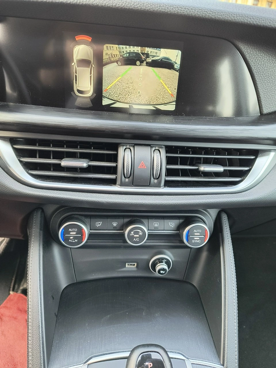 Alfa Romeo Stelvio - Zdjęcie 27