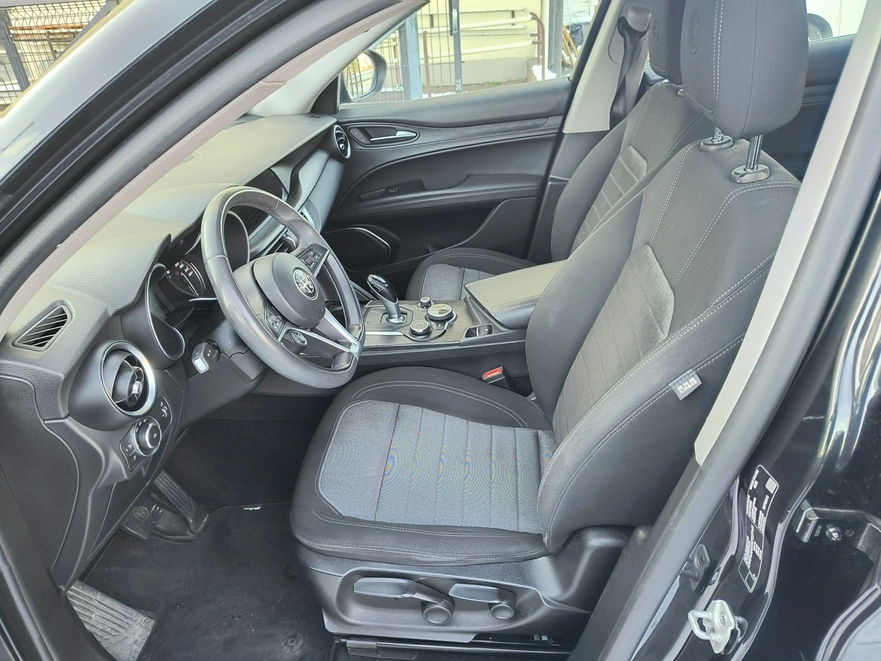 Alfa Romeo Stelvio - Zdjęcie 8