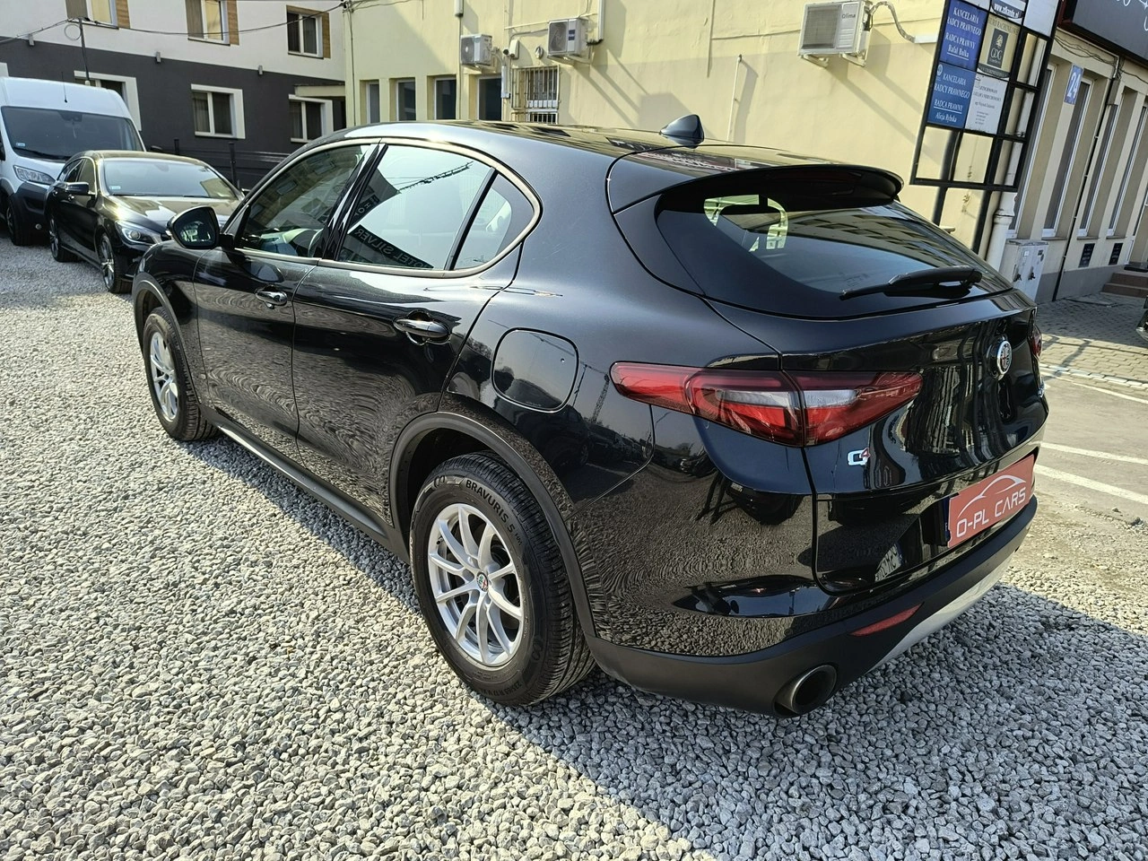 Alfa Romeo Stelvio - Zdjęcie 8