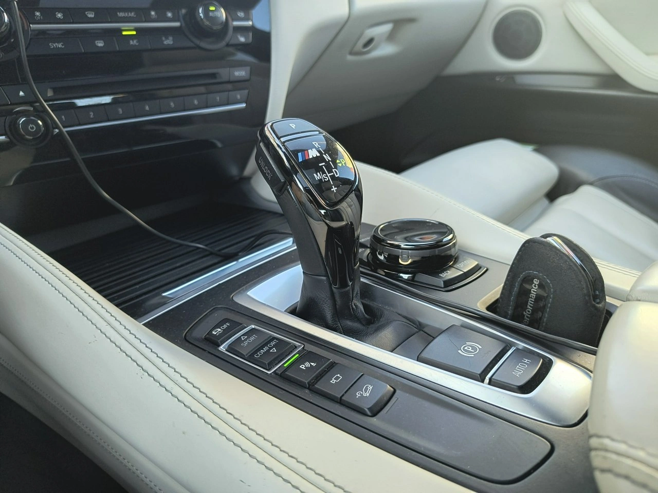 BMW X6 M50 - Zdjęcie 21