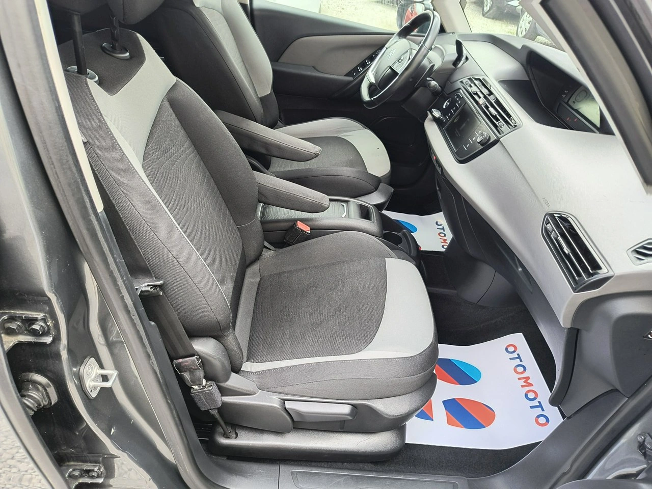 Citroën C4 Picasso - Zdjęcie 17