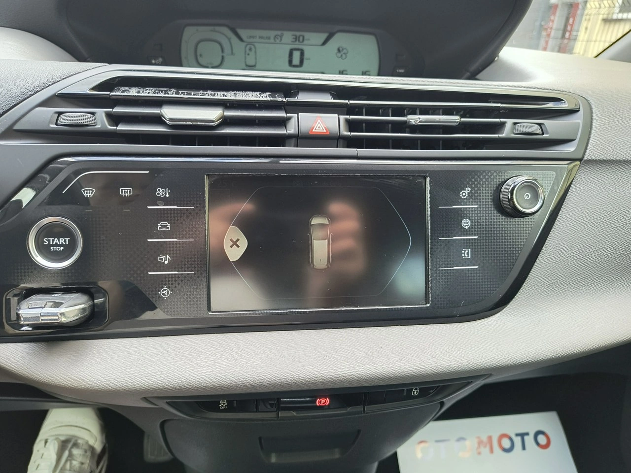 Citroën C4 Picasso - Zdjęcie 23