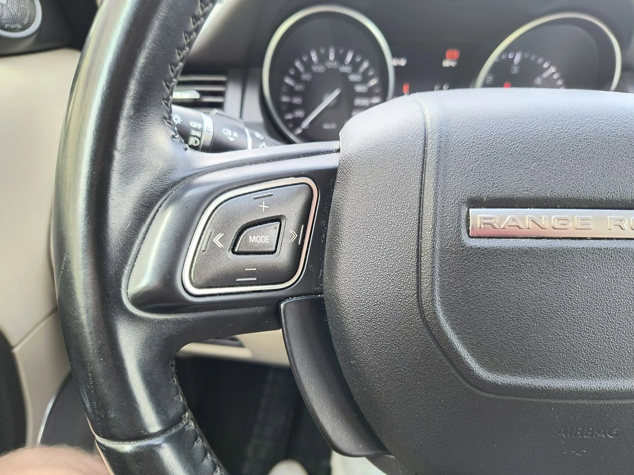 Land Rover Range Rover Evoque - Zdjęcie 24