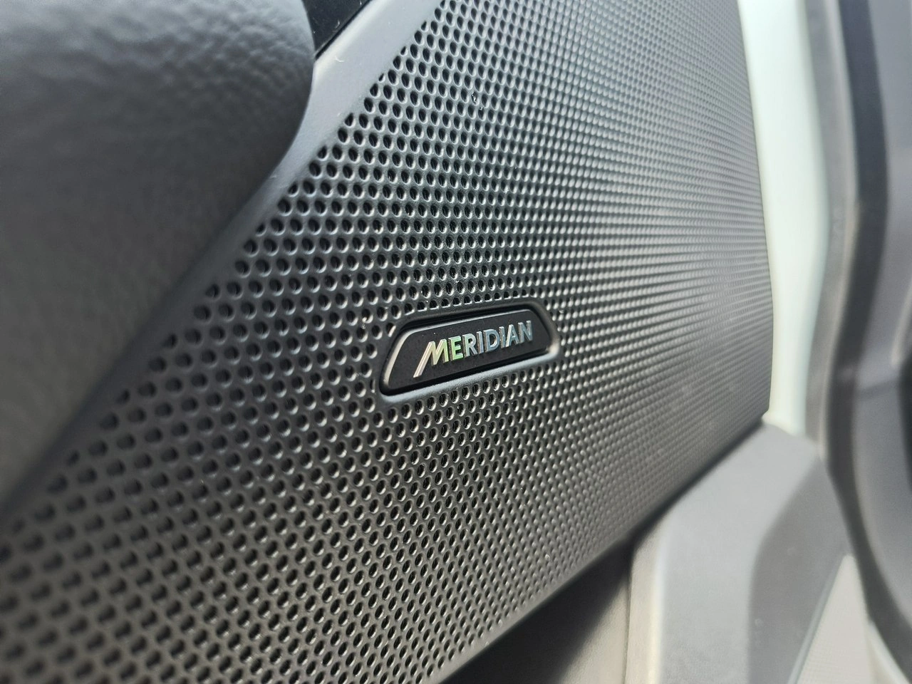 Land Rover Range Rover Velar - Zdjęcie 24