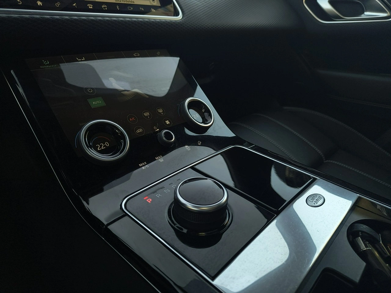 Land Rover Range Rover Velar - Zdjęcie 28