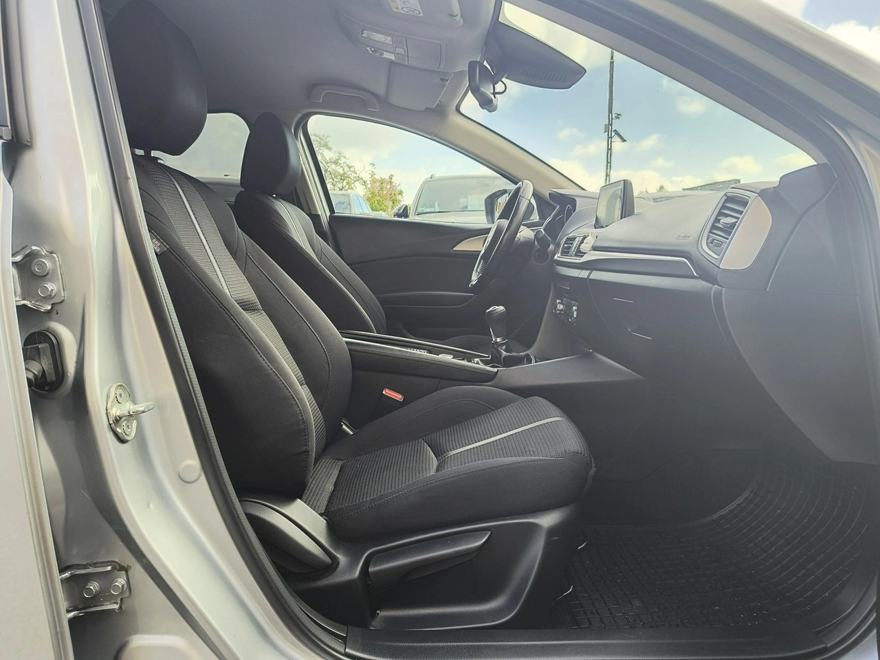 Mazda 3 - Zdjęcie 14