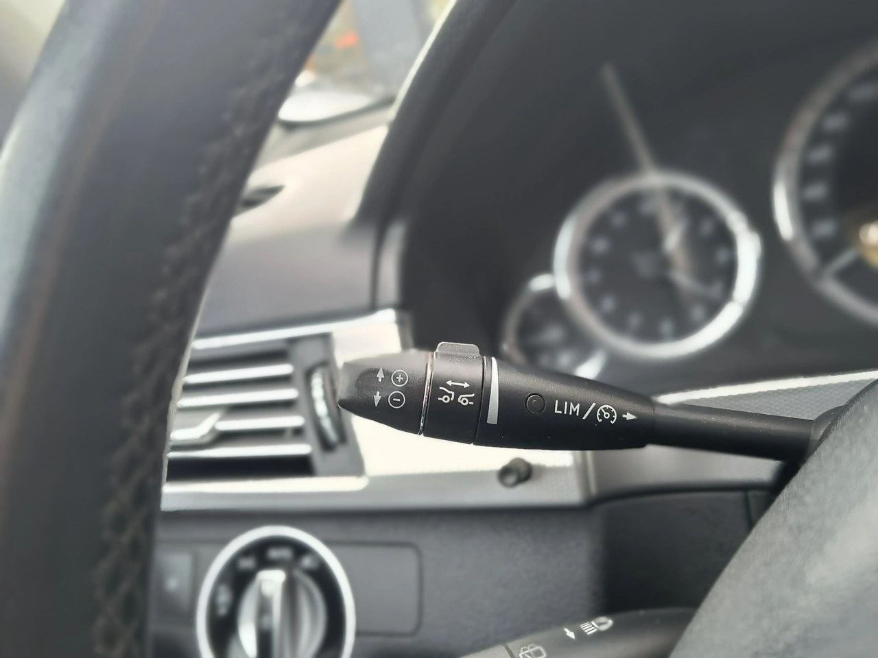 Mercedes E 350 - Zdjęcie 25