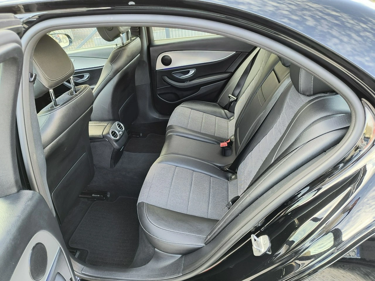 Mercedes E 400 - Zdjęcie 10