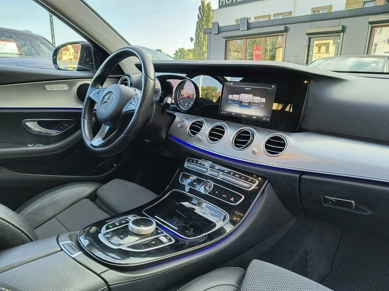 Mercedes E 400 - Zdjęcie 15