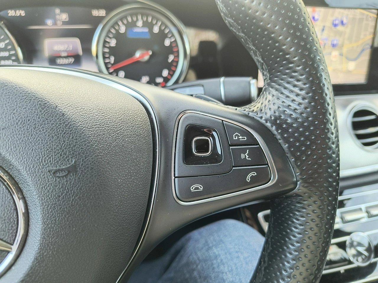 Mercedes E 400 - Zdjęcie 21