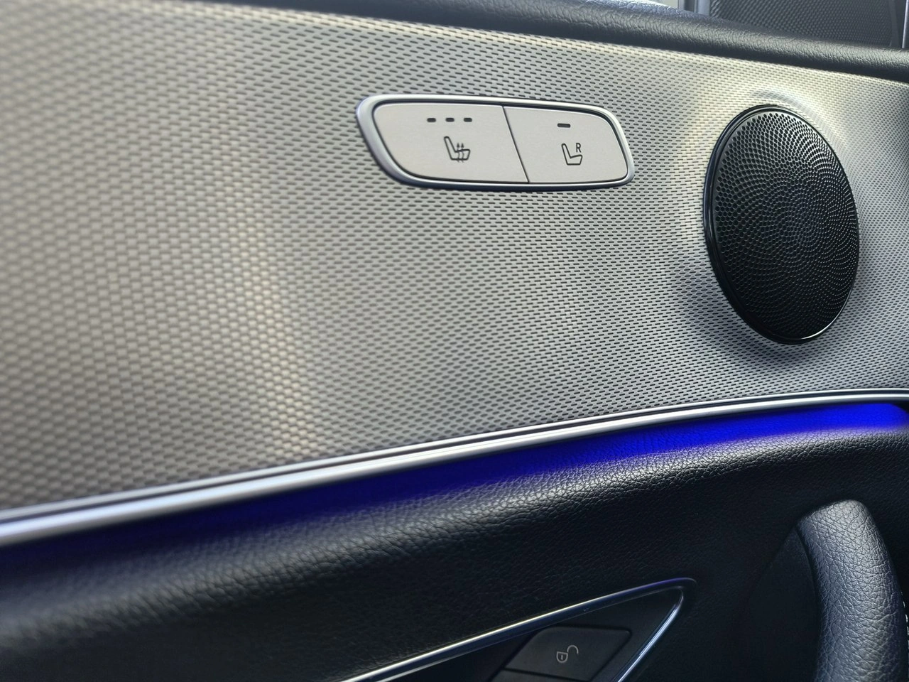 Mercedes E 400 - Zdjęcie 24