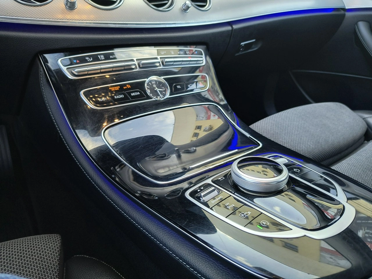 Mercedes E 400 - Zdjęcie 25