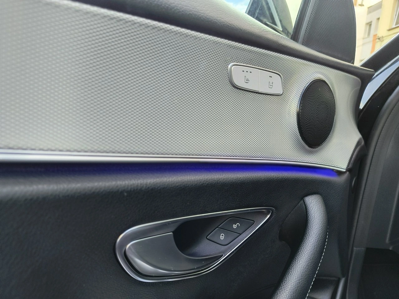 Mercedes E 400 - Zdjęcie 27